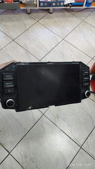 tz 4k 14: Kia Rio 2021 Zavod Manitor heç bir prablemi yoxdu ekranın da cüzi çatı — 1