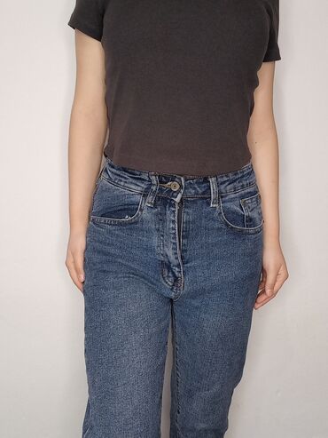 рваные джинсы: Прямые, США, Средняя талия, На маленький рост
