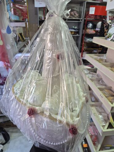 Xonça: Xına ve nabat xoncalari 12 m başlayır toy güzgüsü 10 man 2 ədəd — 1