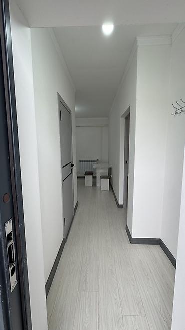 Аренда помещений свободного назначения: Сдается квартира: Планировка и характеристики: - Прихожка. - — 2