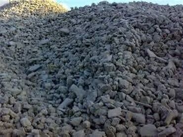 Щебень: Щебень – это дробленая горная порода, нашедшая широкое применение в