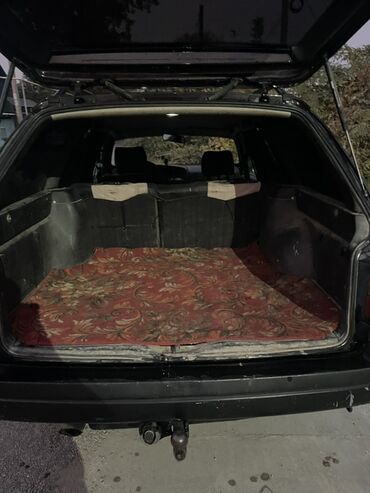 Volkswagen: Volkswagen Passat: 1993 г., 1.8 л, Механика, Бензин, Универсал — 2