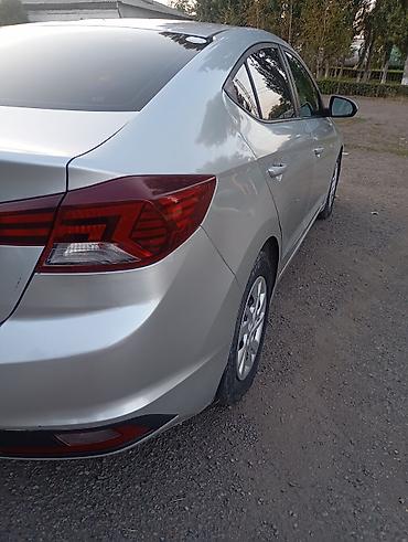 стекол: Hyundai Elantra: 2019 г., 2 л, Автомат, Бензин, Седан — 4
