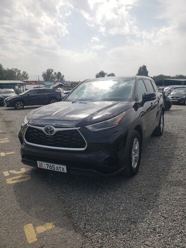 продаю в связи с переездом: Toyota Highlander: 2021 г., 3.5 л, Автомат, Бензин, Кроссовер