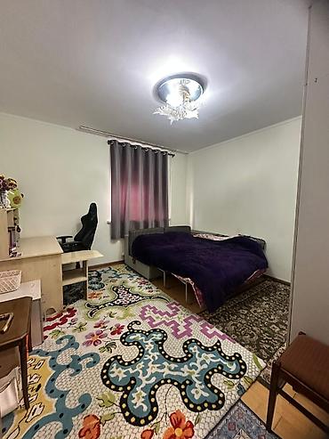 Продажа коттеджей и домов: Продаётся дом в ж/м Ала Тоо 5 соток,дом 193м2 •Дом из кирпича — 23