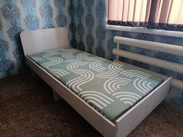 кровать односпальн: Продаю односпальные кровати (новые),с матрасом,в количестве 10 штук