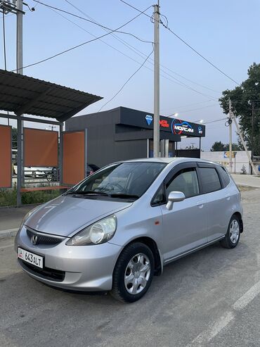 машина за 200 тысяч: Honda Fit: 2005 г., 1.3 л, Вариатор, Бензин, Хэтчбэк