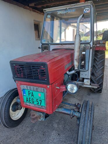 na gumu dzepovi: Traktor UNIVERZAL 445 UTB standard bez ikakvih ulaganja. Gume sve 4