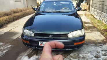 Toyota: Toyota Camry: 1992 г., 2.2 л, Механика, Бензин, Седан