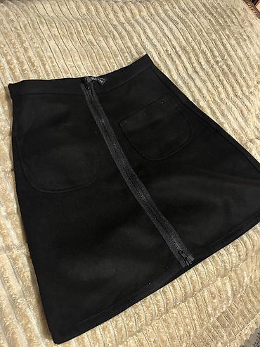 Ətəklər: Qara mini ətək - Rəng: qara - Kəsim: A-kəsimli, mini uzunluq - Ön — 1