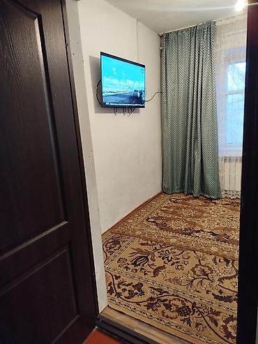 Продажа коттеджей и домов: Продаю дом, 4 комнаты, кухня, прихожка. Все окна новые, пластиковые — 7