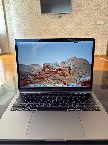 Apple MacBook: İşlənmiş Apple MacBook, 13.3 ", Apple M1, 256 GB — 2