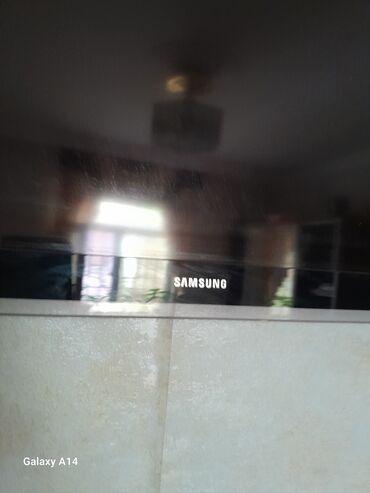 samsung 82 ekran qiymeti: İşlənmiş Televizor Samsung 82" 4K (3840x2160), Ünvandan götürmə
