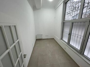 Digər kommersiya daşınmaz əmlakı: 100 kv obyekt icarəyə verilir. Gözəllik salonu, diş klinikası, hər — 9