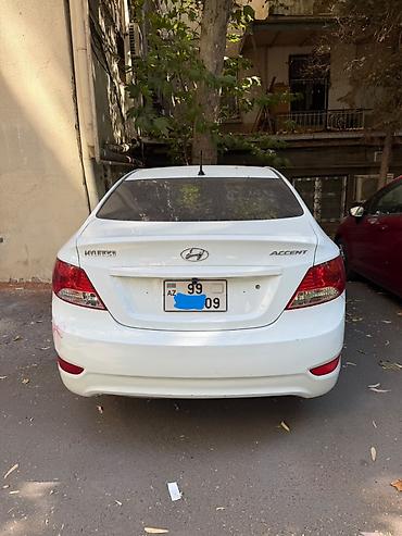 hunday accent 2012: Hyundai Accent: 1.6 l | 2012 il Sedan — 2