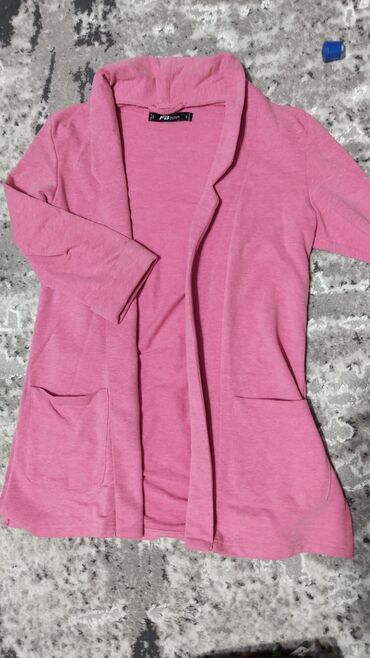 Игрушки: 1) Брюки новые женские размер М - 100с 2)Кофта (M-L) мягкая-150с 3) — 2