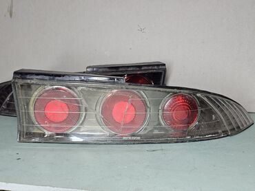 Стоп-сигналы: Комплект стоп-сигналов Mitsubishi 1996 г., Б/у — 3