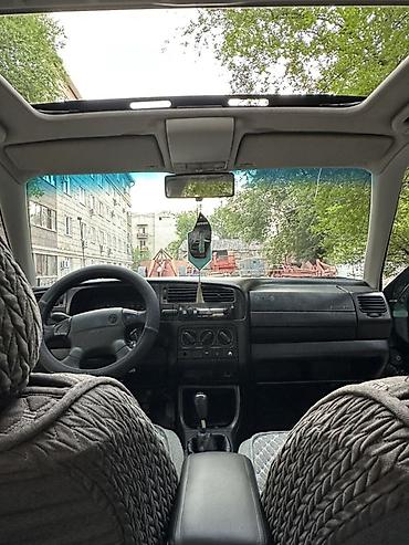 машина кузов: Volkswagen Vento: 1996 г., 1.8 л, Механика, Бензин, Седан — 8