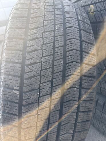 Шины: Шины 225 / 50 / R 17, Зима, Б/у, Комплект, Легковые, Япония, Bridgestone — 3