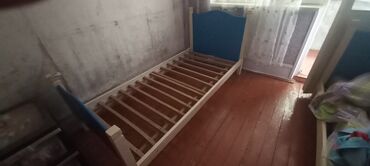 hamam ucun ayaq alti: Təknəfərlik çarpayı, Bazasız, Matrassız, Siyirməsiz