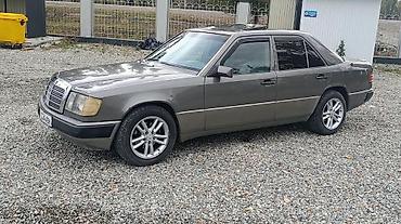 Транспорт: Mercedes-Benz W124: 1993 г., 2 л, Механика, Бензин, Седан — 4