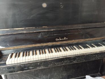 продажа пианино: Срочно продается пианино