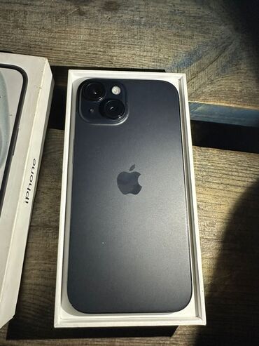Apple iPhone: IPhone 15, Б/у, 128 ГБ, Black Titanium, Зарядное устройство, Защитное стекло, Кабель, 88 %