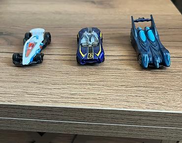 dede oyuncaq: Salam, Barter olunur, ilk 2 model Hot Wheelsdir. Üçü birliçdə bir əsas — 2