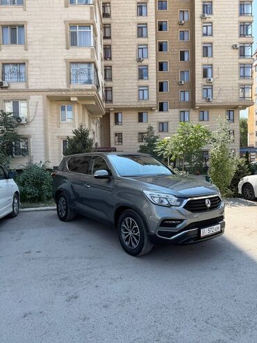 меняю на дом: Полноразмерный кроссовер SsangYong Rexton, выполненный в цвете "мокрый