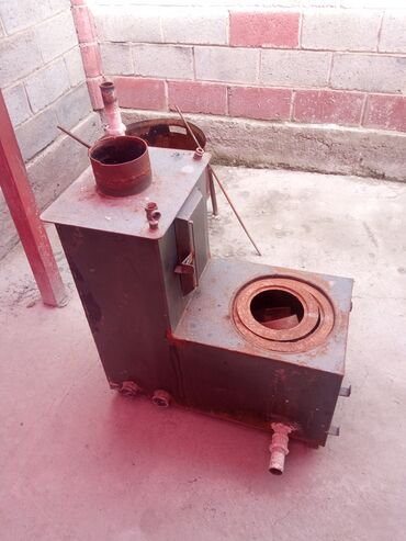 Отопление и нагреватели: Печка отопление. 270 кв метр. Дал течь изнутри