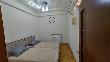 2 otaqli evler: Mərkəzdə yerləşən, zövqlə dizayn edilmiş 2 otaqlı mənzil. Bayilda su — 8