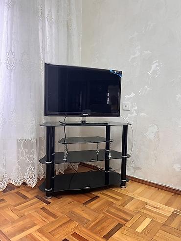 eyvan az: Şüşə TV stendi - Material: qalın temperli şüşə rəflər + möhkəm metal — 2