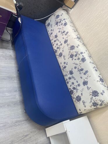 Divanlar: *Sada*
koja divan səliqəli işlənib 80 azn
Ünvan Ehmedli0505