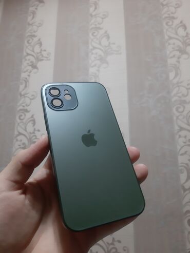 Аксессуары для мобильных телефонов: Чехол на IPhone 12,бронированный в темно зелёном цвете, на чехле