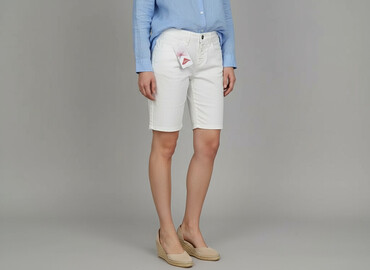 krótkie spodenki off white: BODY FLIRT, Shorts for women, size XS