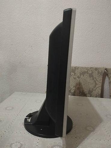 Masaüstü kompüterlər və komponentlər: 17 inç LCD monitör
1280 X 1024
VGA port
Əla vəziyyətdə — 5