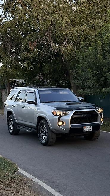 Toyota 4Runner: 2018 г., 4 л, Автомат, Газ, Внедорожник