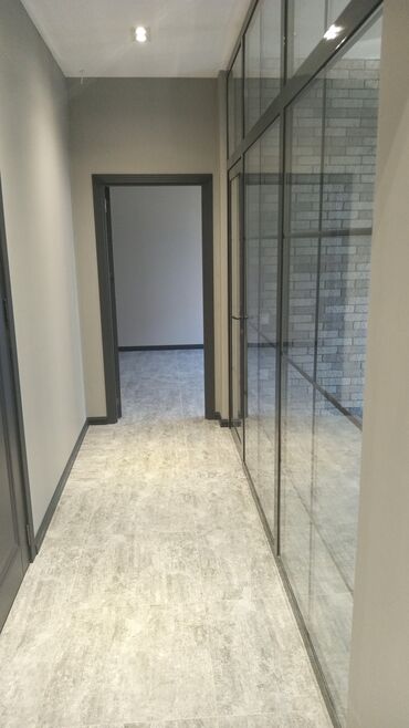 Ofislər: Azadllq metro st çıxışında 1) 7 otaqlı yeni binanın 2 ci mərtəbəsində — 12