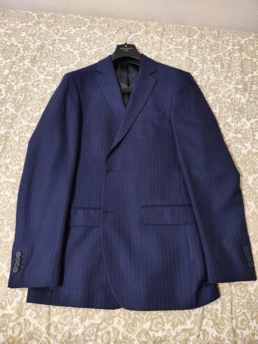 Kostyumlar: 4 eded kostyum ve 3 eded pencəklər hamsi brend mallardi sadəcə razmer — 8