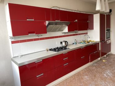 divar boyaları: Müasir dizaynlı mətbəx mebeli dəsti satılır. Korpus hissəsi laminat