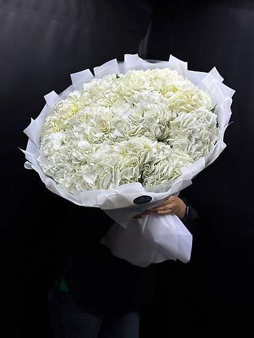 Букеты из живых цветов: - Профессиональная флористическая сборка и гармоничные цветовые — 7