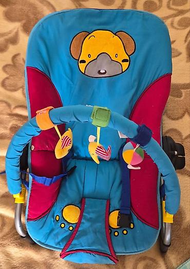 slauf za bebe sa tendom: Auto-sedište/nosiljka za bebe sa šarenim navlakama i motivom psa. - — 1