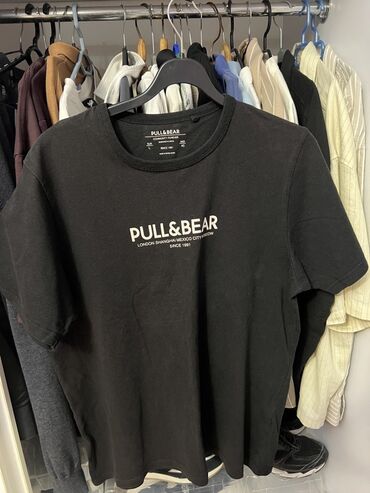 Куртки: Мужская футболка, PULL&BEAR, L (EU 40), цвет - Черный