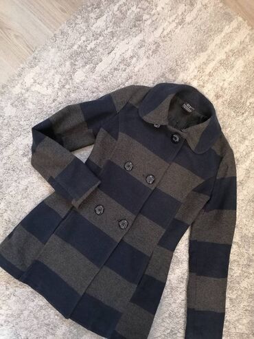 Kaputi: ZARA kaput - S velicina, SNIZENO ZARA kaput sa dvoredim kopcanjem u — 1