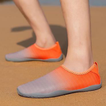 Кроссовки и спортивная обувь: Аквашузы, Акватапки, Акваобувь с плотной подошвой. Верх выполнен из at lalafo.kg — 4 Кроссовки и спортивная обувь: Аквашузы, Акватапки, Акваобувь с плотной подошвой. Верх выполнен из — 4