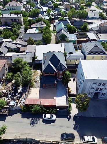 Продажа коттеджей и домов: 🏡 Продается дом Жибек Жоолу/Логвиненко 📍 Улица Логвиненко 81. 🌳 — 12
