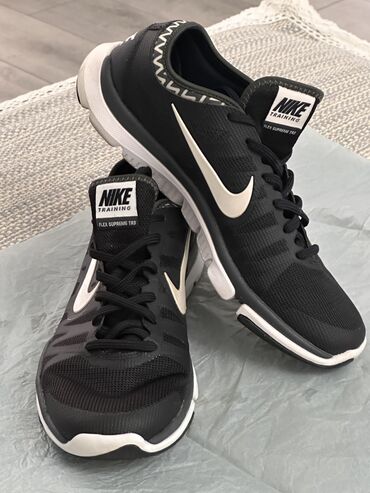 nike air max black: Продаю летние, очень удобные кроссовки от Nike, оригинал. Размер 38,5