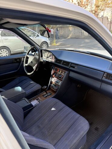 Mercedes-Benz: Mercedes-Benz W124: 1989 г., 3 л, Автомат, Бензин, Седан at lalafo.kg — 11 Mercedes-Benz: Mercedes-Benz W124: 1989 г., 3 л, Автомат, Бензин, Седан — 11