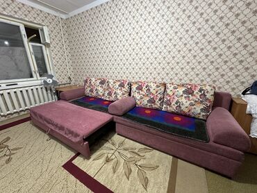 уют мебель: Диван-кровать, цвет - Фиолетовый, Б/у