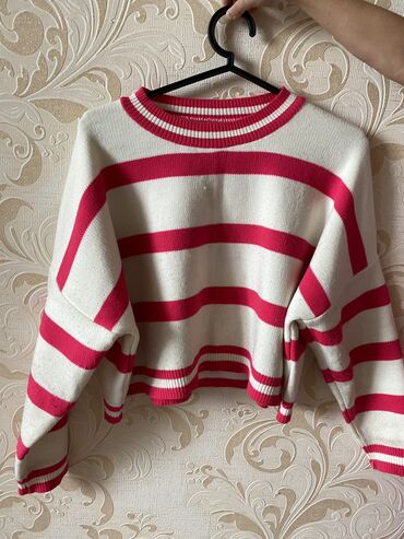 свитер на пуговицах: Женский свитер, Короткая модель